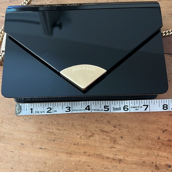 Michael Kors Resin envelope clutch - Picture 5 of 15